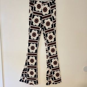 Nasty Gal-Retro High Waisted Floral Print Flare Leggings *TAGS ON*